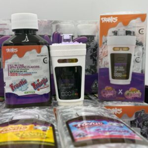 Dranks Frostie Blue Cream Soda x Frostie Strawberry 2G Disposable